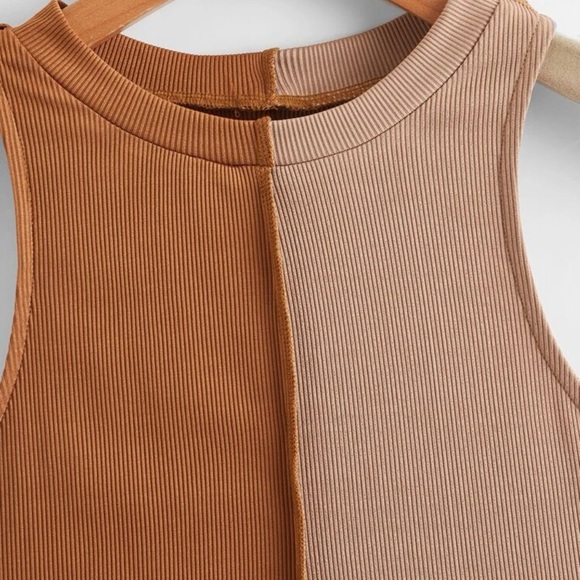 Two Tone Ribbed Tank Top - Picture 3 of 4